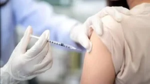 لقاح الإنفلونزا يقلل معدلات الإصابة ويحد من المضاعفات الخطيرة، حسب وزارة الصحة